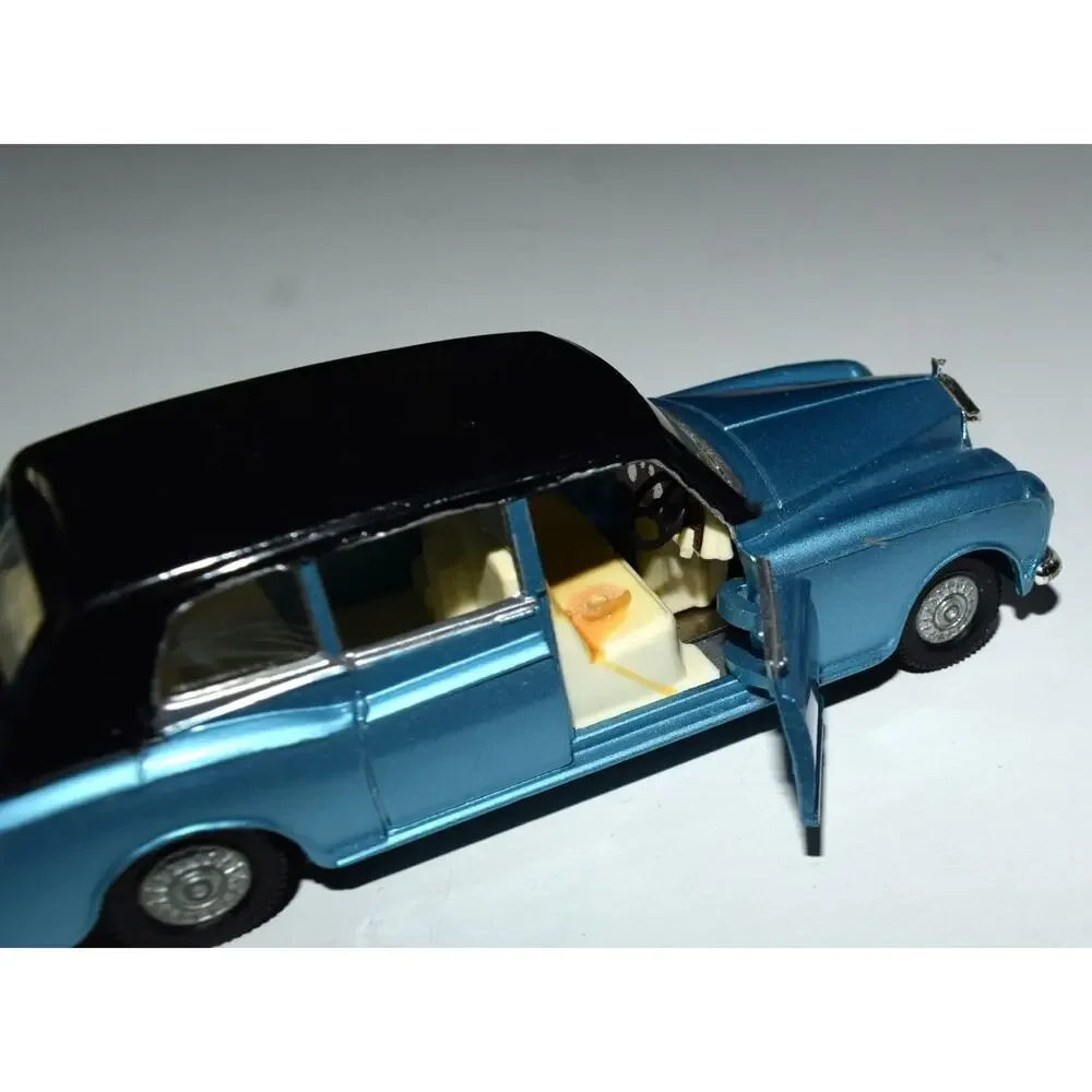 Vintage Dinky #152 Rolls Royce Phantom V Car Blue w/ Chauffeur Driver Limousine
